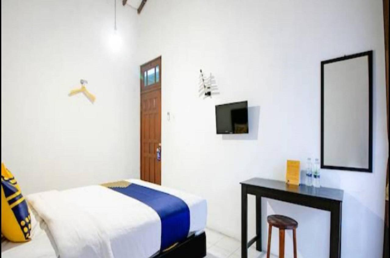 Spot On 2107 Ijo Pupus Syariah Residence Baturetno Екстер'єр фото
